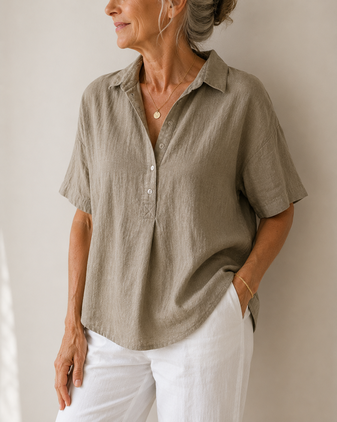 Sonja | Blusa con cuello y detalle de botones